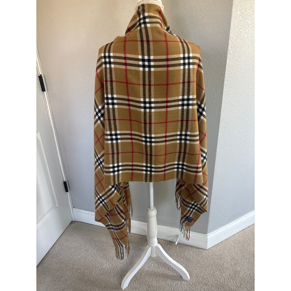 "Burberry Style" Plaid Travel Wrap-OS - Picture 4 of 7
